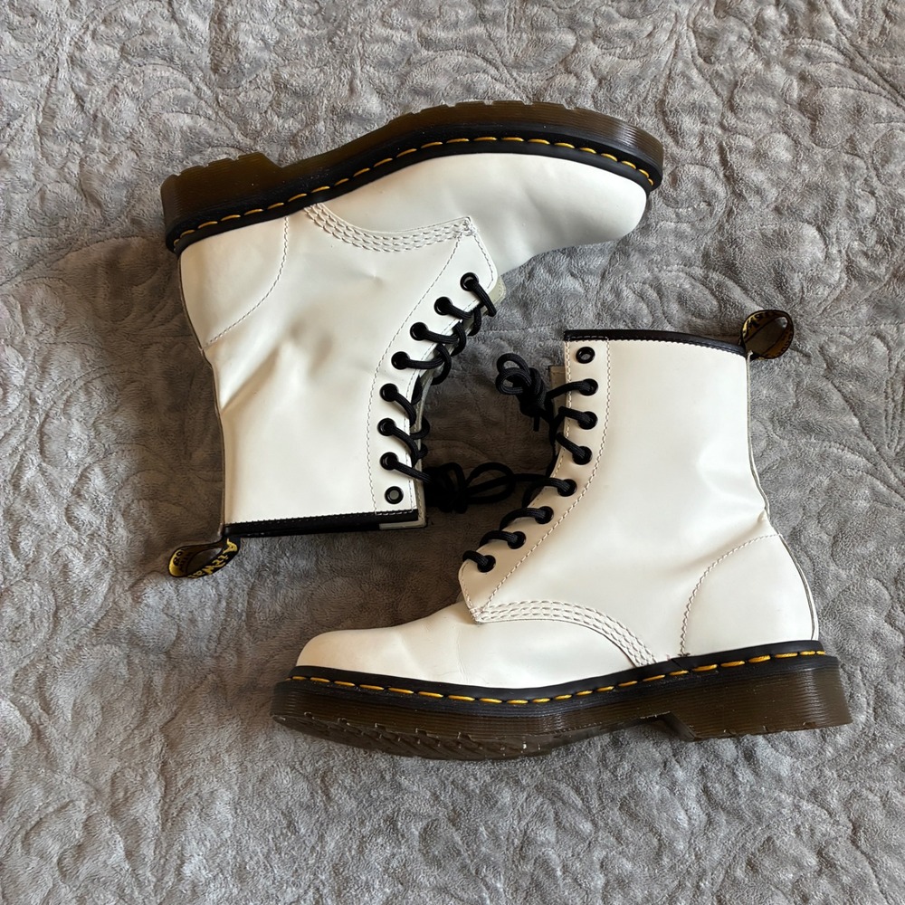 Dr. Martens White 1460 Boots Womens Size 8 Leather Ankle Combat Lace Up